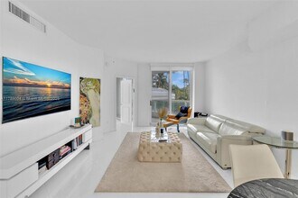 21050 Point Pl in Aventura, FL - Building Photo - Building Photo