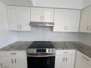 436 Bayshore Dr in Cape Coral, FL - Building Photo - Building Photo