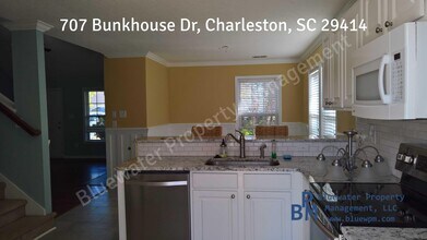 707 Bunkhouse Dr in Charleston, SC - Building Photo - Building Photo