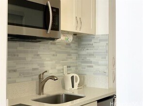 1920 Ala Moana Blvd in Honolulu, HI - Building Photo - Building Photo