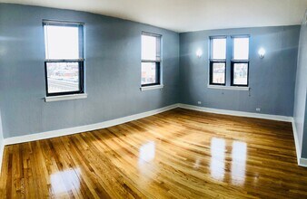 7001 Stanley Ave, Unit E3 in Berwyn, IL - Building Photo - Building Photo