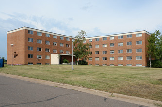 Ross Hall in Superior, WI - Building Photo - Building Photo