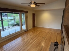 2150 Vineyard Rd in Novato, CA - Building Photo - Building Photo