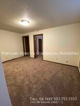 2456 NW Vaughn St-Unit -1 in Portland, OR - Building Photo - Building Photo