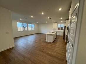 10204 Sesti Wy in Elk Grove, CA - Building Photo - Building Photo