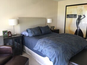 5445 N Sheridan Rd in Chicago, IL - Building Photo - Building Photo