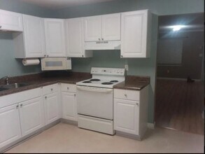 100 WOODSTONE Dr in Athens, GA - Building Photo - Building Photo