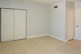 14303 Memorial Hwy in Miami, FL - Building Photo - Building Photo