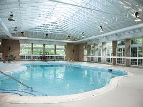 746 N Gary Ave, Unit 109 in Carol Stream, IL - Building Photo - Building Photo