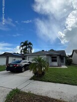3154 Dunhill Dr in Cocoa, FL - Building Photo
