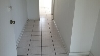 2648 Orchard Ave, Unit 2648 in Los Angeles, CA - Building Photo - Building Photo