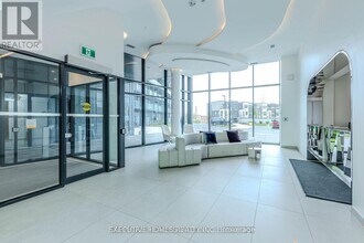 3210 Dakota Cmn in Burlington, ON - Building Photo - Building Photo