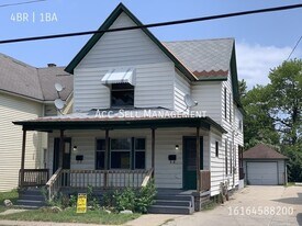 1122 Broadway Ave NW in Grand Rapids, MI - Building Photo