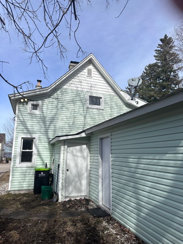 311 1/2 Madison St in Petoskey, MI - Building Photo - Building Photo