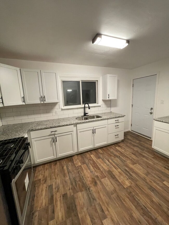 738 Freeland St in Pittsburgh, PA - Building Photo - Building Photo