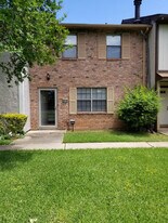 9970 Smugglers Cove Ln in Shreveport, LA - Building Photo