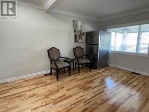 5720 Peer St in Niagara Falls, ON - Foto de edificio - Building Photo