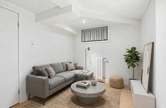 147 Emerald St S in Hamilton, ON - Building Photo - Building Photo