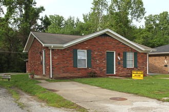 West Francis Place Apartments in Clarksville, IN - Building Photo - Building Photo