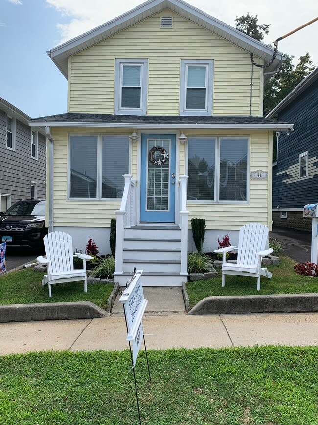 property at 37 Lawrence Ave