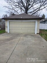 245 E Ford Ave in Barberton, OH - Building Photo - Building Photo