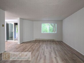 47 Eagle Crest Dr in Lake Oswego, OR - Building Photo - Building Photo