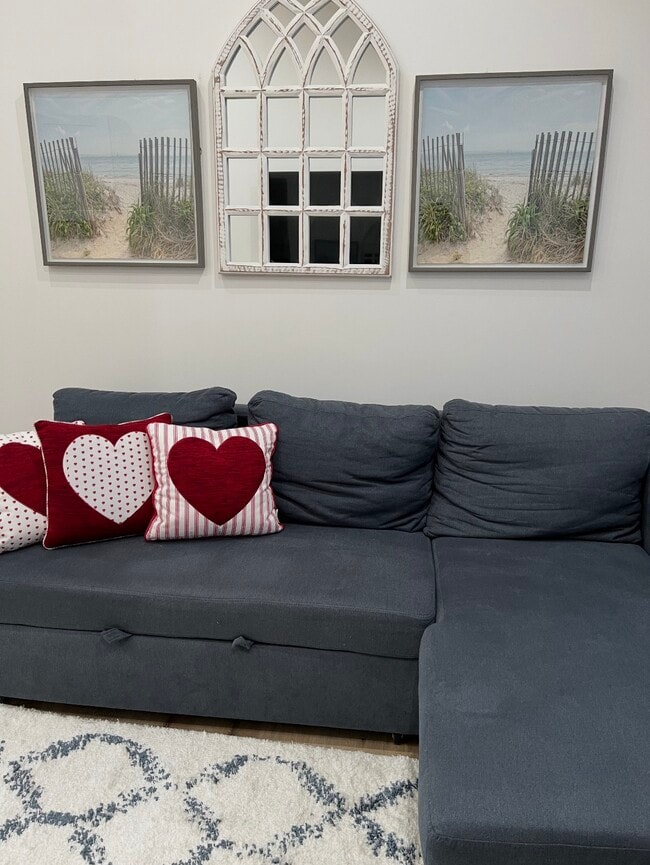 9528 1/2 Redfern Ave in Inglewood, CA - Foto de edificio - Building Photo