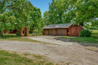 40 Deep Creek Rd in Manhattan, KS - Building Photo - Building Photo