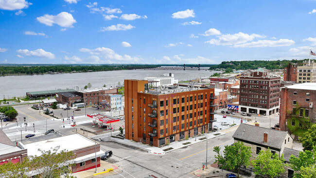 Urbane424 Apartments in Burlington, IA - Foto de edificio - Building Photo