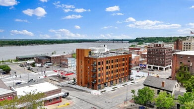 Urbane424 Apartments in Burlington, IA - Foto de edificio - Building Photo