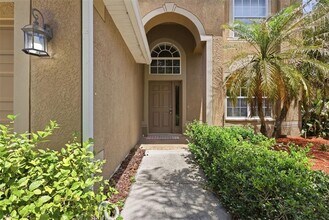2631 Queen Alberta Dr in Valrico, FL - Building Photo - Building Photo