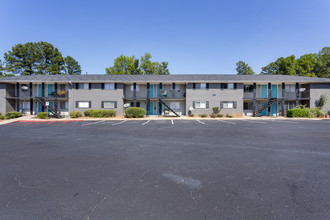 Amber Grove Apartments in Marietta, GA - Foto de edificio - Building Photo