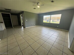 4541 21st St SW in Lehigh Acres, FL - Building Photo - Building Photo