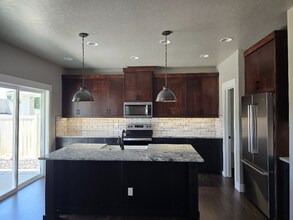 5951 W Riva Capri St in Meridian, ID - Building Photo - Building Photo