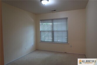 1402 Cypress Ln in East Brunswick, NJ - Building Photo - Building Photo