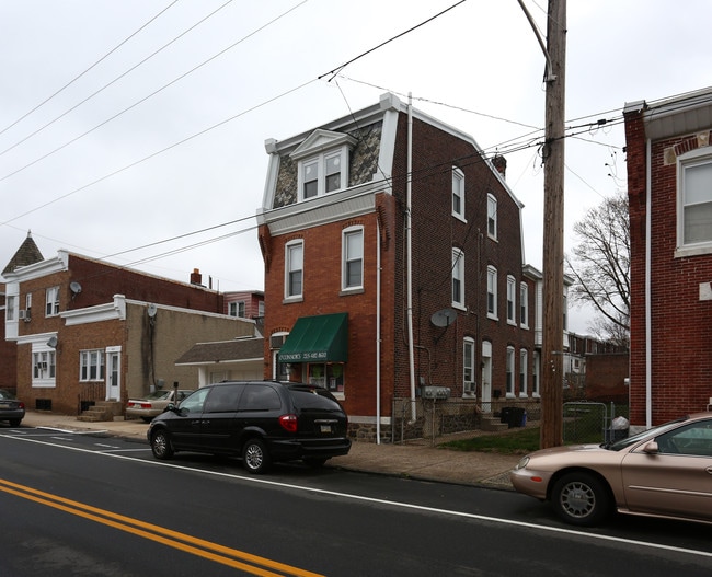 4215 Manayunk Ave in Philadelphia, PA - Building Photo - Building Photo