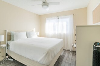 4327 Dawes St in San Diego, CA - Building Photo - Building Photo