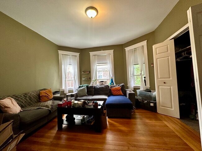 property at 4 Litchfield St