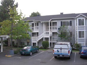 11112 NE 124th Ln, Unit D-314 in Kirkland, WA - Building Photo - Building Photo