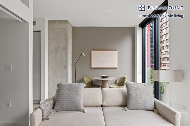 704 Spring St in Seattle, WA - Foto de edificio - Building Photo