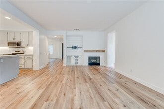 467 Camino Verde in San Marcos, CA - Foto de edificio - Building Photo