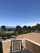 515 Hillcrest Ave in Pacific Grove, CA - Foto de edificio - Building Photo