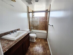 1835 S Barrington Ave in Los Angeles, CA - Building Photo - Building Photo