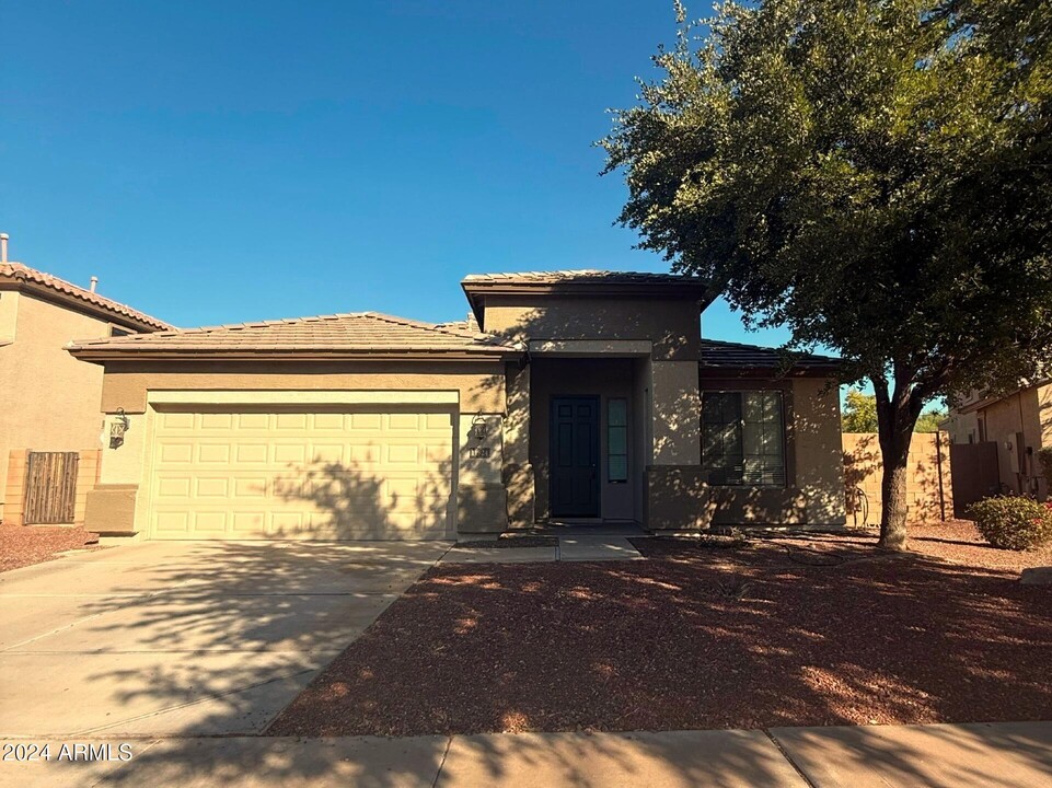 11924 W Cypress St in Avondale, AZ - Building Photo