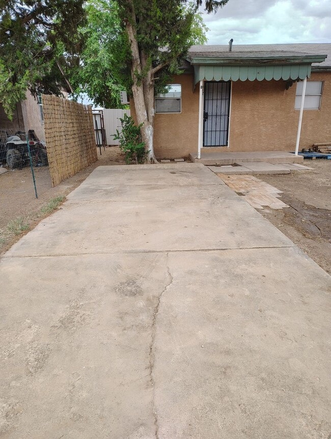 property at 602 S Woody Dr