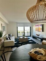 2625 Collins Ave in Miami, FL - Building Photo