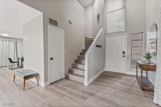 519 Hall of Fame Dr in Las Vegas, NV - Building Photo - Building Photo