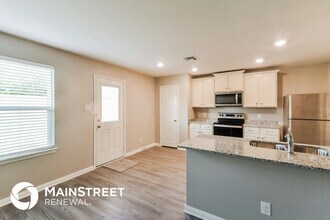 6119 Lakefront in San Antonio, TX - Building Photo - Building Photo