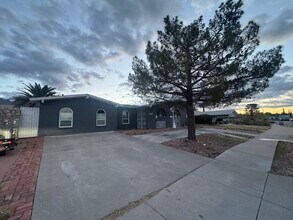6437 Dawn Dr in El Paso, TX - Building Photo - Building Photo