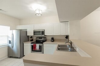 4443 Har Paul Cir in Tampa, FL - Building Photo - Building Photo